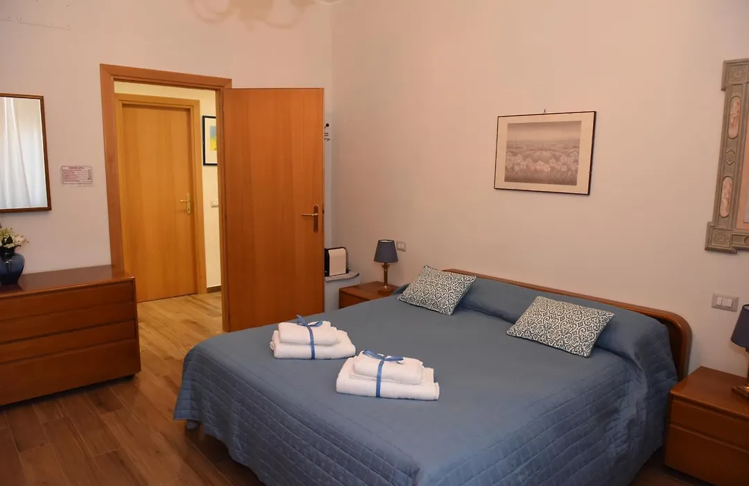 Camera e cameretta con bagno privato-1